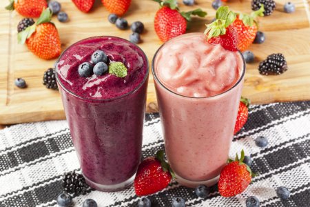 depositphotos_19963237-stock-photo-fresh-blueberry-and-strawberry-smoothie
